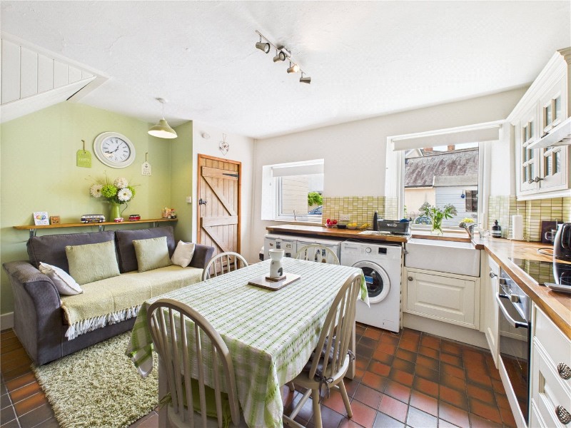 Newton Square, Bampton, Tiverton, Devon, EX16