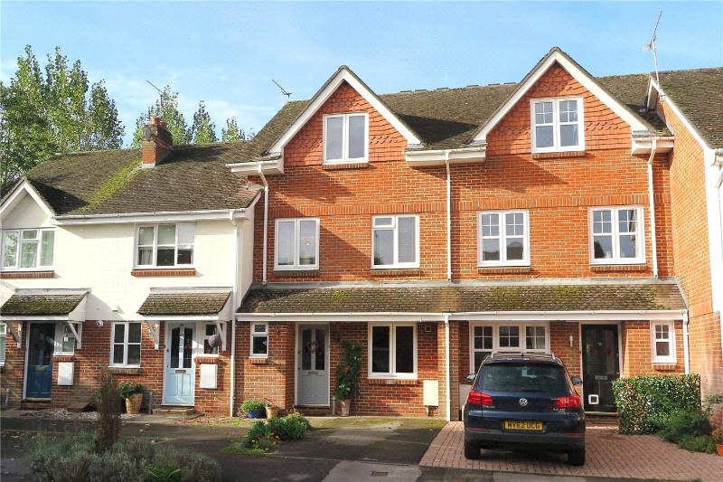 Ferns Mead, Farnham, Surrey, GU9