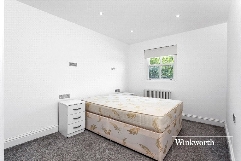 Hendon Lane, Finchley, London, N3
