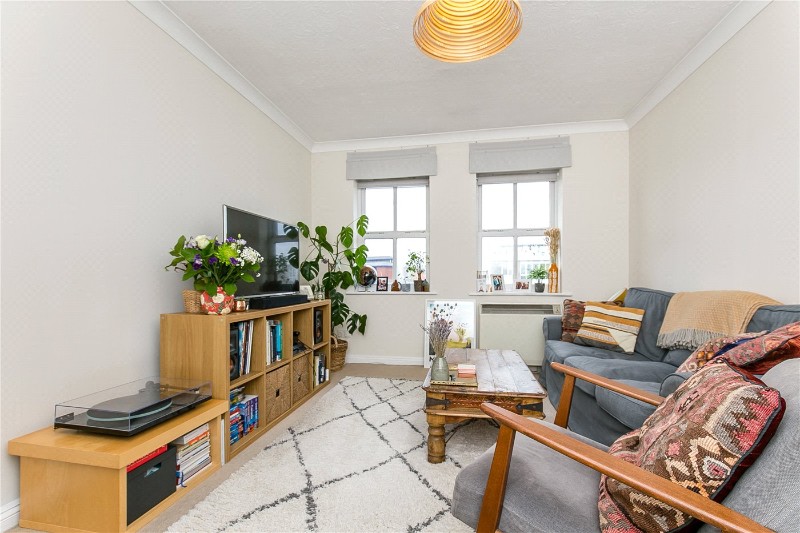 Alfred Close, London, W4