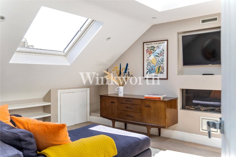 Brownswood Road, London, N4