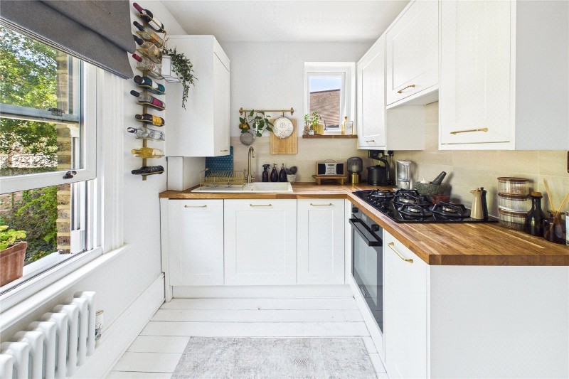 Hopton Road, London, SW16