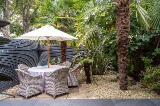 Holmewood Gardens, London, SW2