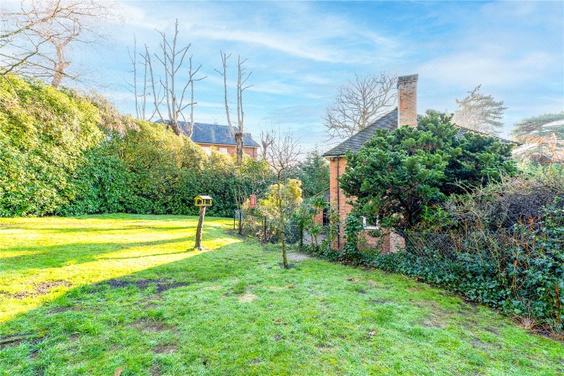 Kingswood Close, Weybridge, Surrey, KT13