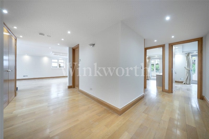 Queens Road, London, NW4