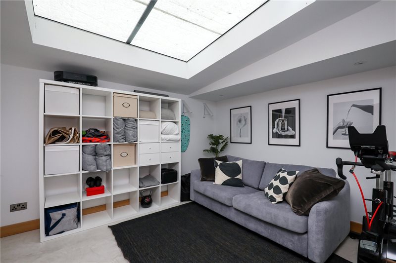 Windmill Road, London, TW8