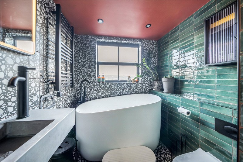 West End Grove, Farnham, Surrey, GU9