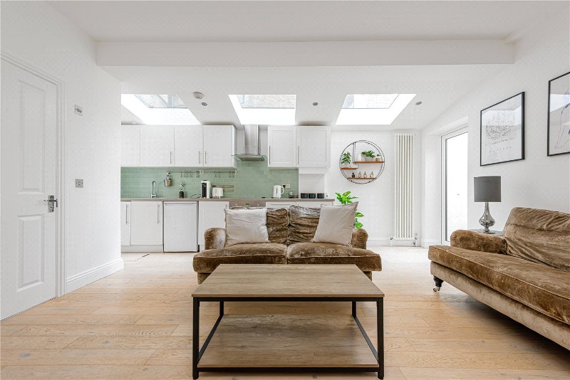 Kings Parade, Okehampton Road, London, NW10