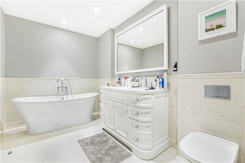 Beverley Road, Barnes, London, SW13