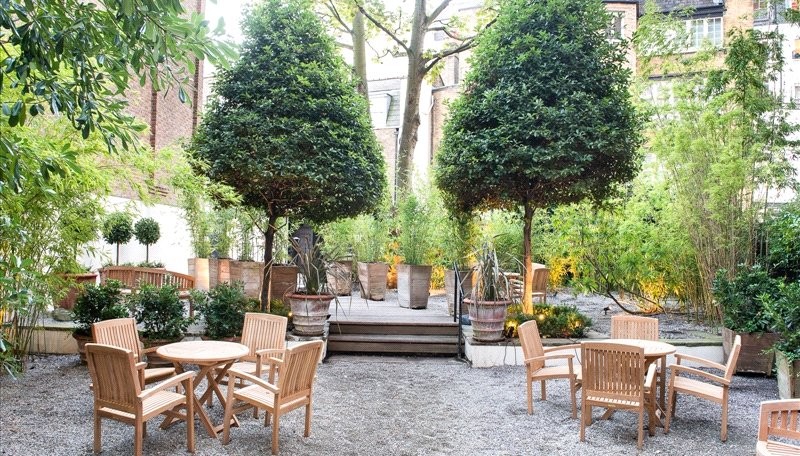 Hill Street, London, W1J