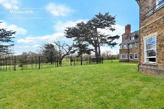 Poulter Park, Bishopsford Road, Morden, SM4
