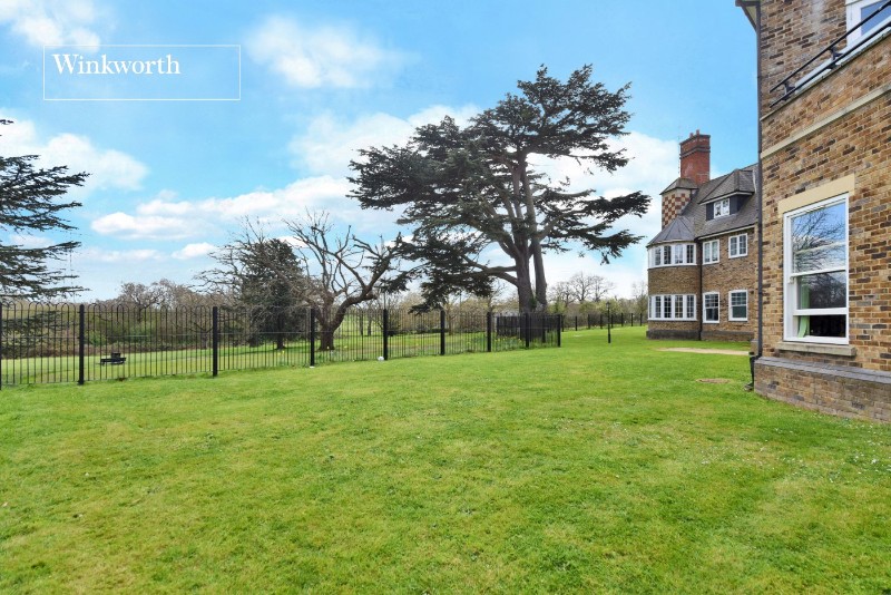 Poulter Park, Bishopsford Road, Morden, SM4