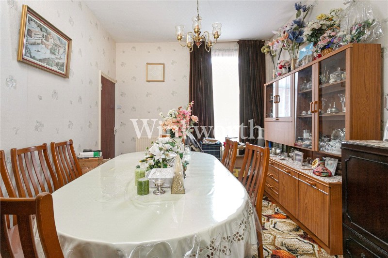 La Rose Lane, London, N15