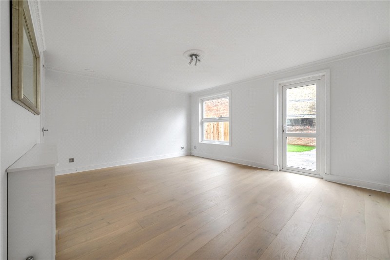 Rectory Square, London, United Kingdom, E1