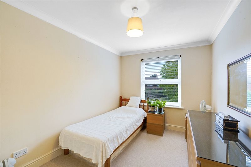 Newholme Court, 89A Oatlands Drive, Weybridge, KT13