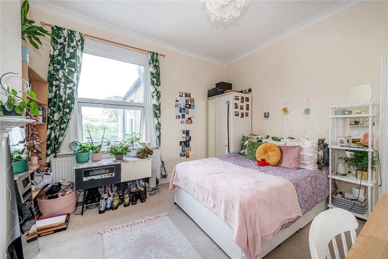 Eynham Road, London, W12