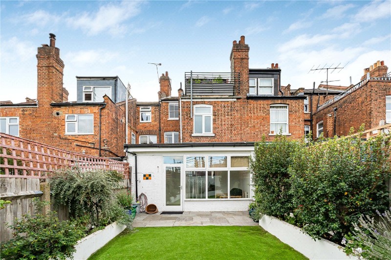 Rathcoole Avenue, London, N8