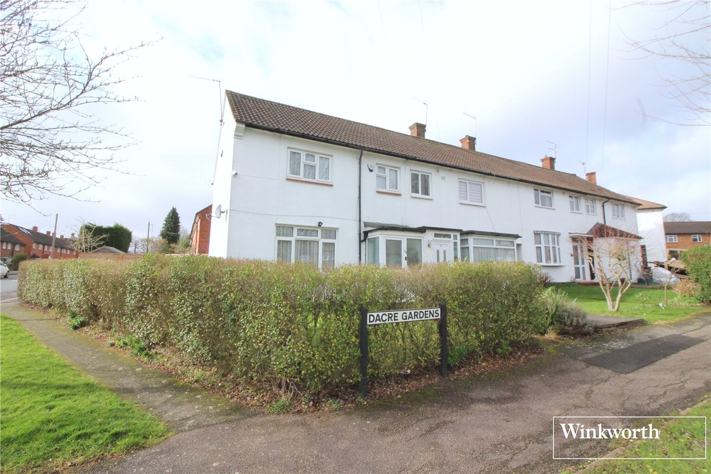 3 bedroom property for sale in Dacre Gardens, Borehamwood