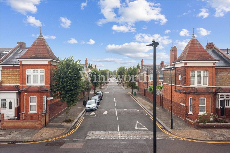 Russell Avenue, London, N22