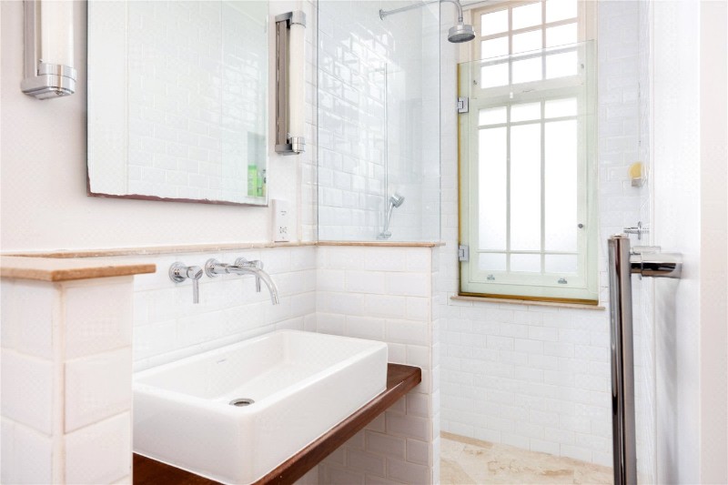 Lower Common South, London, SW15