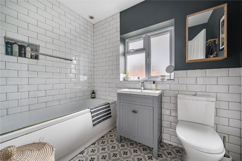 Roman Way, Farnham, Surrey, GU9