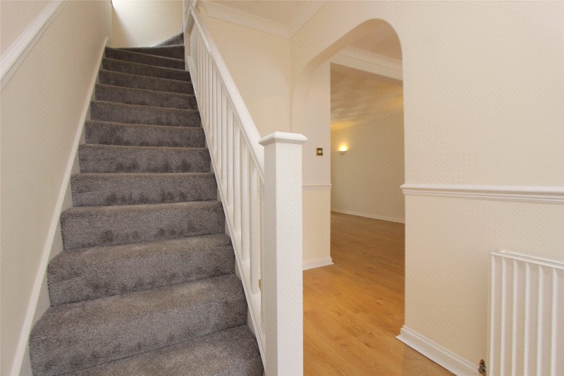 Beach Avenue, Leigh-on-Sea, SS9