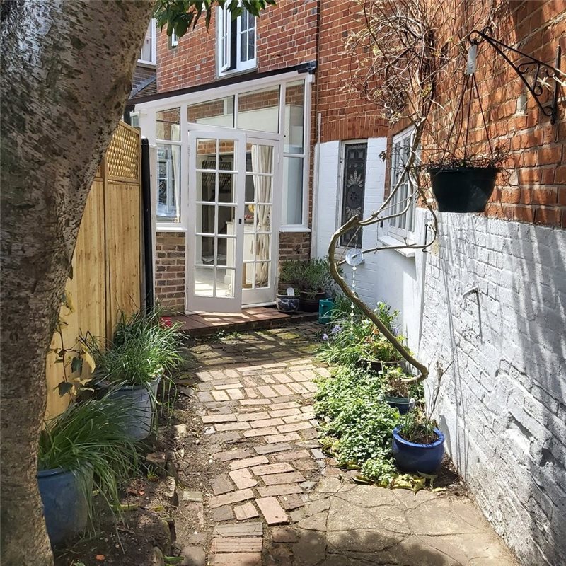 Bridge Square, Farnham, Surrey, GU9