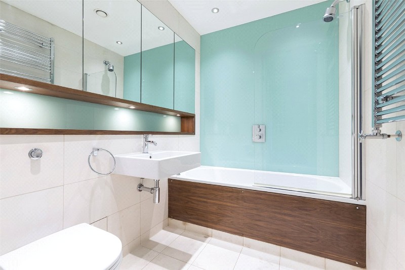 Shaftesbury Avenue, London, WC2H