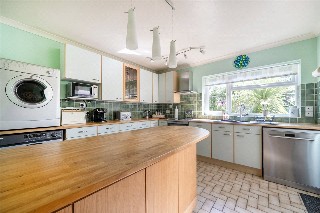 Wentworth Close, Farnham, Surrey, GU9