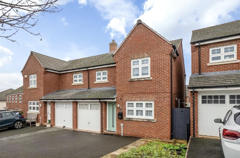 Poplar Way, Whitnash, Leamington Spa, Warwickshire, CV31