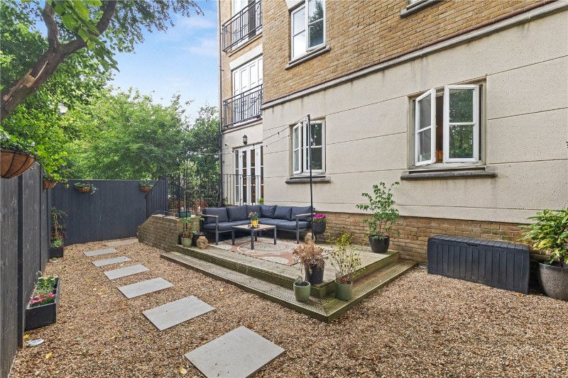 Bristowe Close, London, SW2
