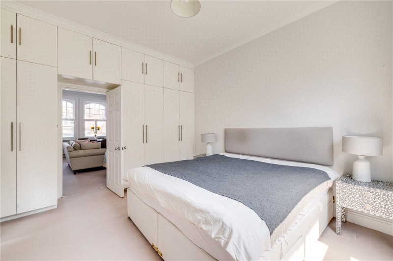 Barton Road, London, W14