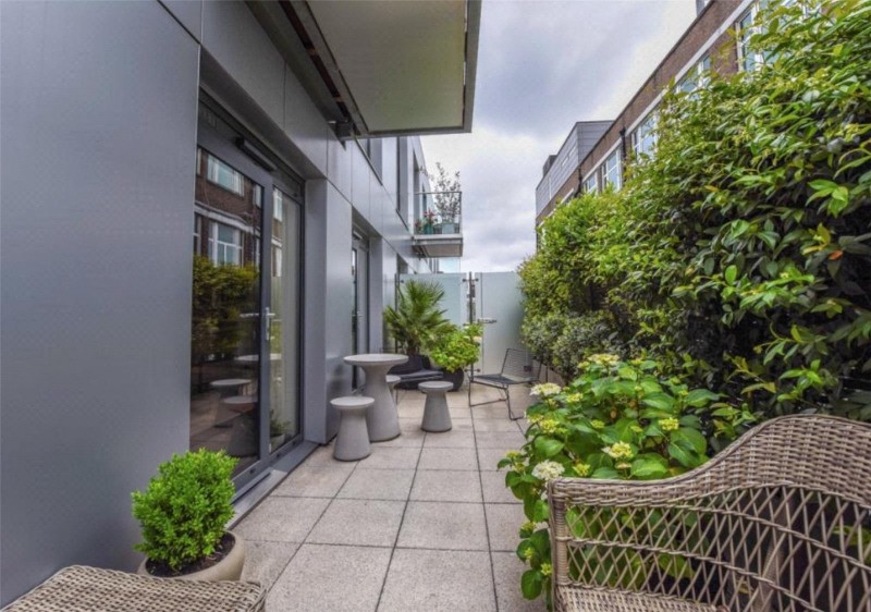 Porteus Place, London, SW4