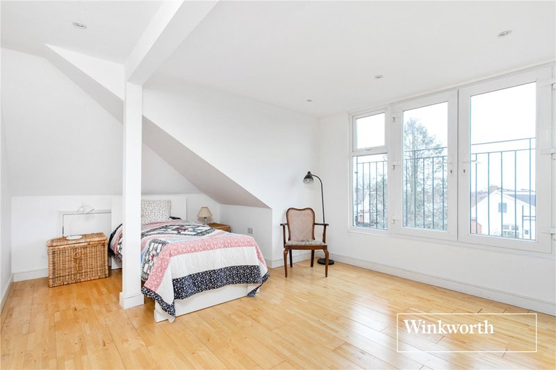 Etchingham Park Road, Finchley, London, N3