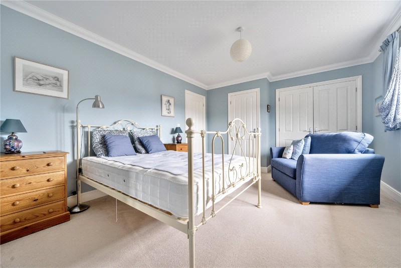 Bishops Road, Farnham, Surrey, GU9