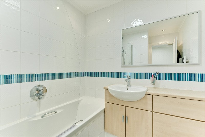 Rosslyn Park, Weybridge, Surrey, KT13