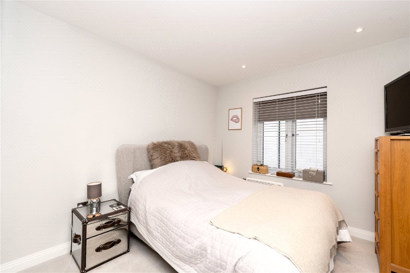 Springfield Lane, Weybridge, Surrey, KT13