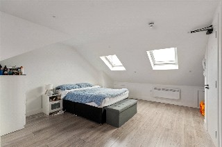 Tooting Bec Road, London, SW17