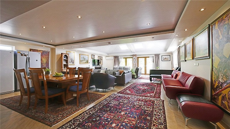 Great West Road, Isleworth, TW7