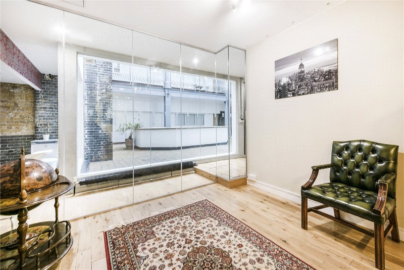 Gowers Walk, London, E1