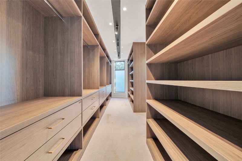 The Vale, London, NW11