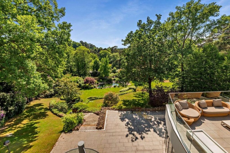 Yaffle Road, St Georges Hill, KT13