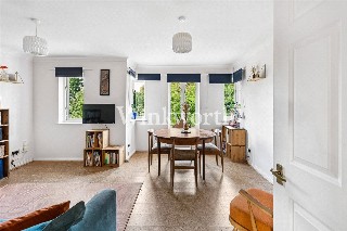 Myddleton Avenue, London, N4