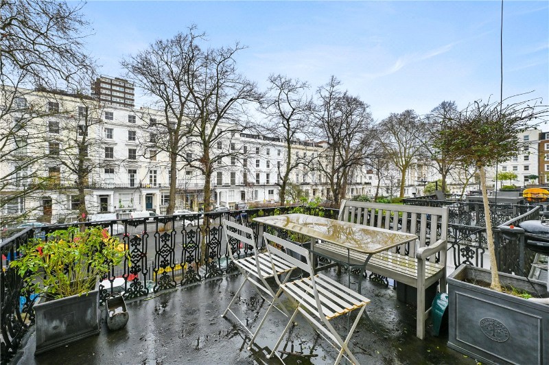 St. Stephens Gardens, London, W2