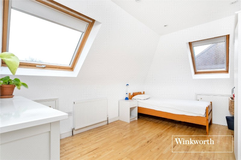 Etchingham Park Road, Finchley, London, N3