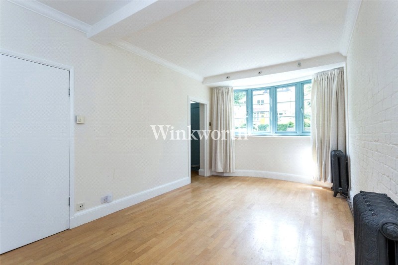 Alexandra Park Road, London, N22