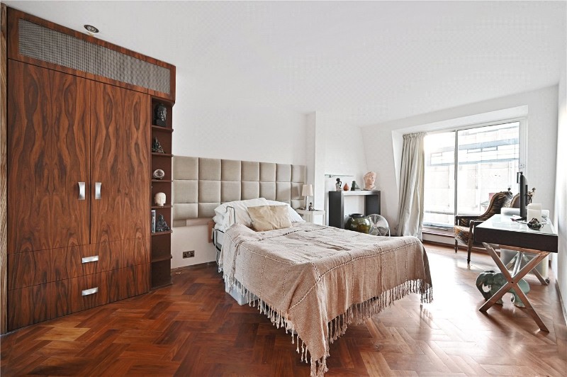 Bedford Avenue, London, WC1B