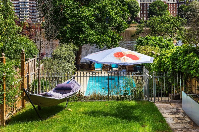 Deodar Road, London, SW15