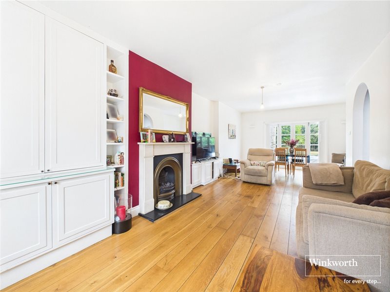 Queens Walk, Kingsbury, London, NW9