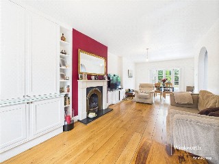 Queens Walk, Kingsbury, London, NW9